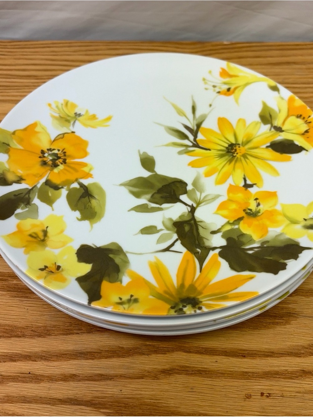 Vintage Texas Ware “Yellow Flowers” Melamine 10” Dinner Plates-4 Count